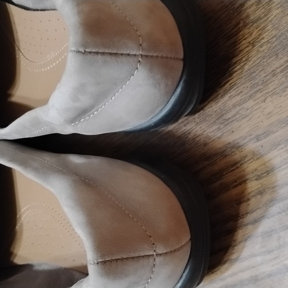 Easy Spirit - Picture 2 of 5